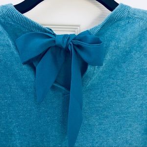 MOVING SALE! 🚚 Bow back sweater